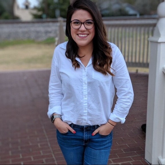 Meet your Posher, Selena - Picture 1 of 1